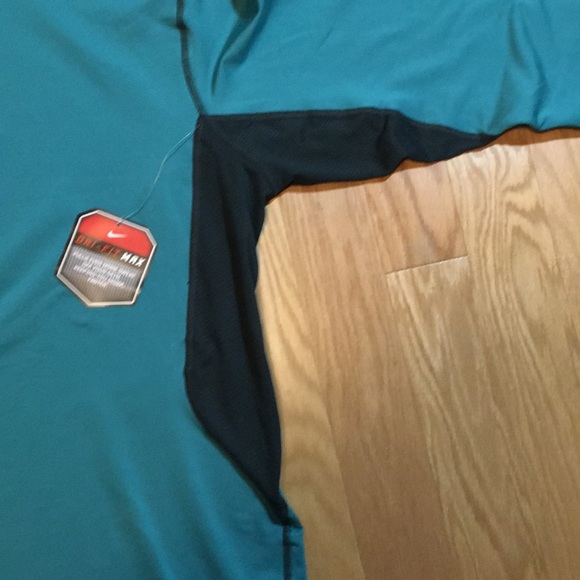 NWT Nike Pro Combat Hyperwarm 1/4 Zip Hoody - Picture 3 of 10